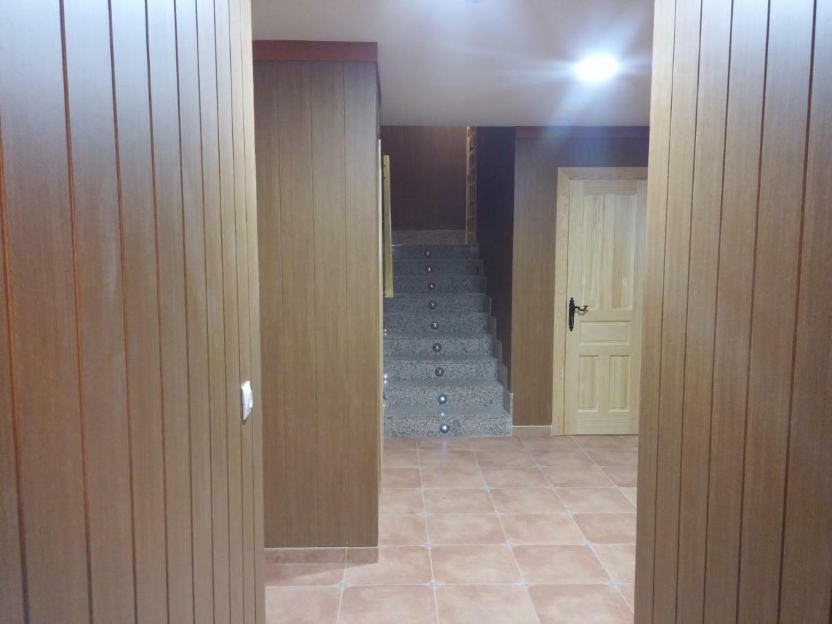 Hotel Rural Puerta De Caderechas Terminon Exterior photo